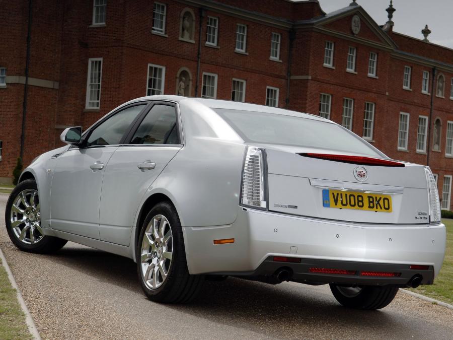  Cadillac CTS 2008 года  (UK) (фото 8 из 21)